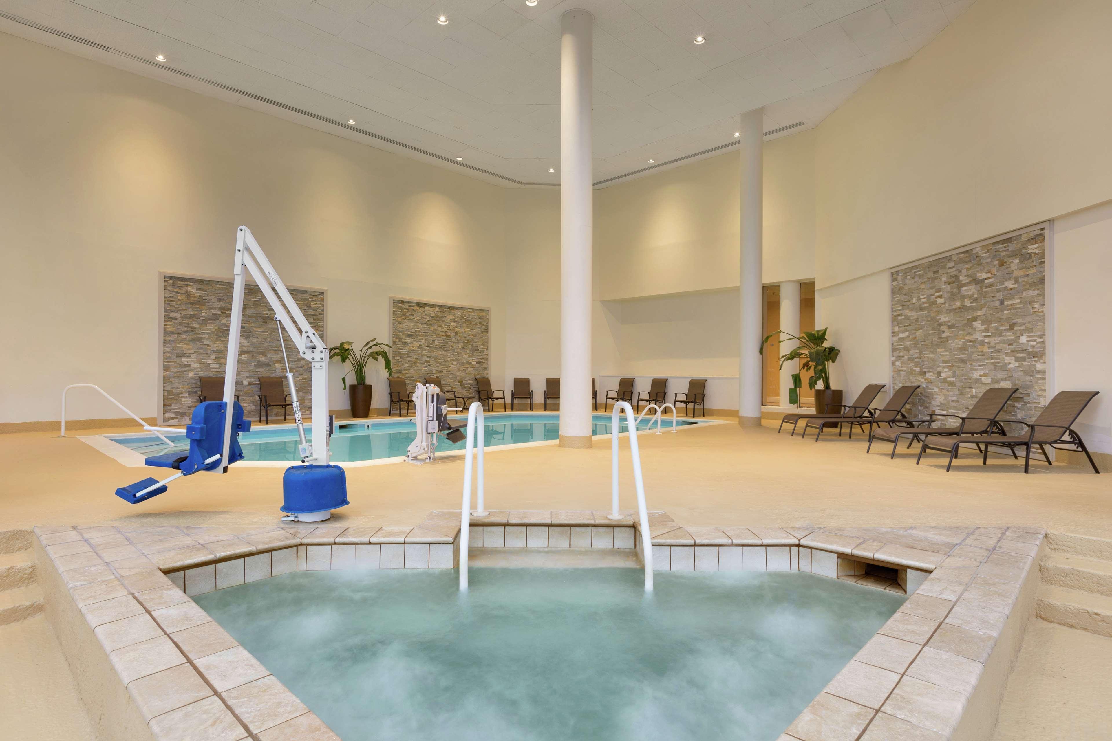 Doubletree By Hilton & Executive Meeting Center