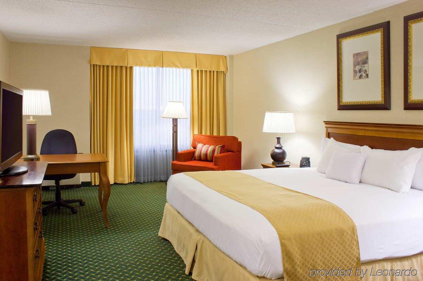 Hotel Doubletree By Hilton & Executive Meeting Center